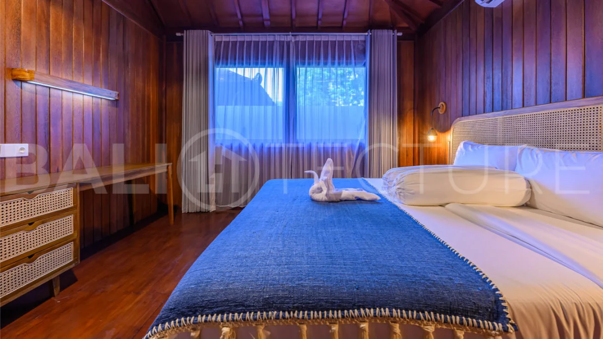 Wooden-Classic-2-Bedroom-Villa-for-Sale-in-Ungasan-14