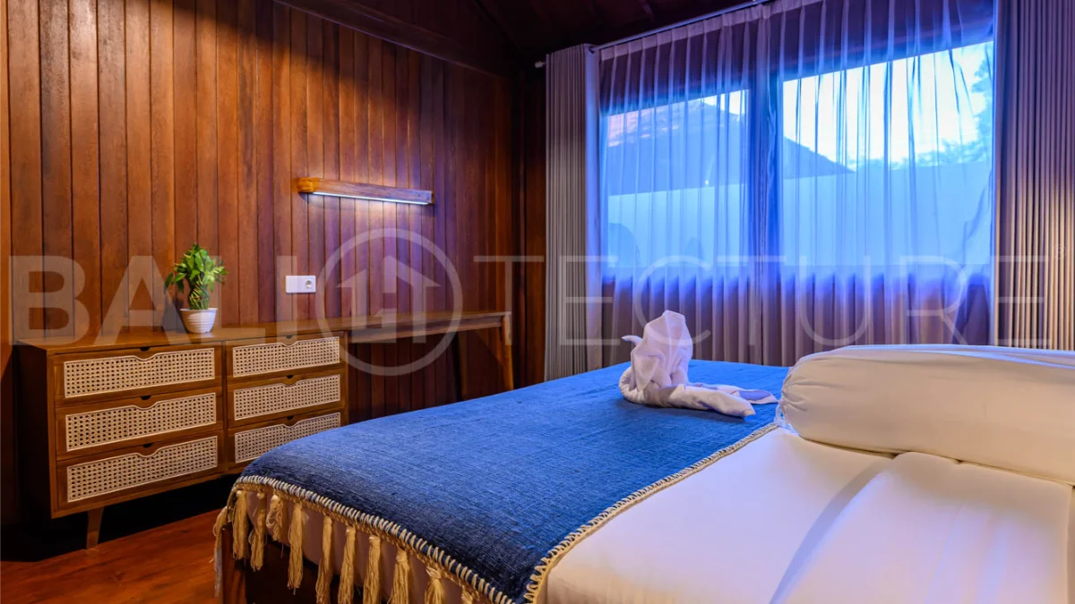 Wooden-Classic-2-Bedroom-Villa-for-Sale-in-Ungasan-15