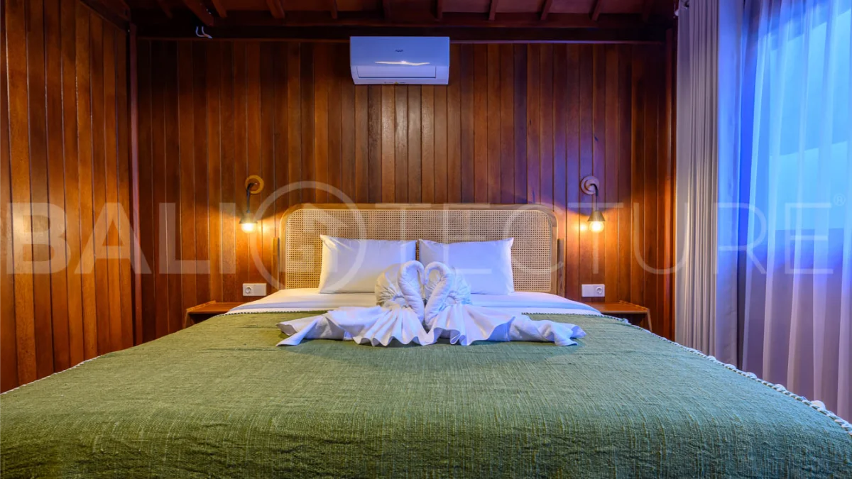 Wooden-Classic-2-Bedroom-Villa-for-Sale-in-Ungasan-17