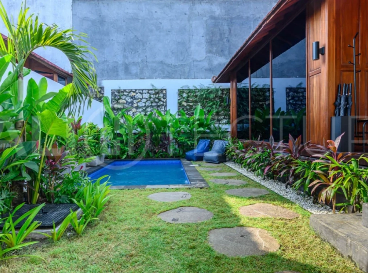 Wooden-Classic-2-Bedroom-Villa-for-Sale-in-Ungasan-2
