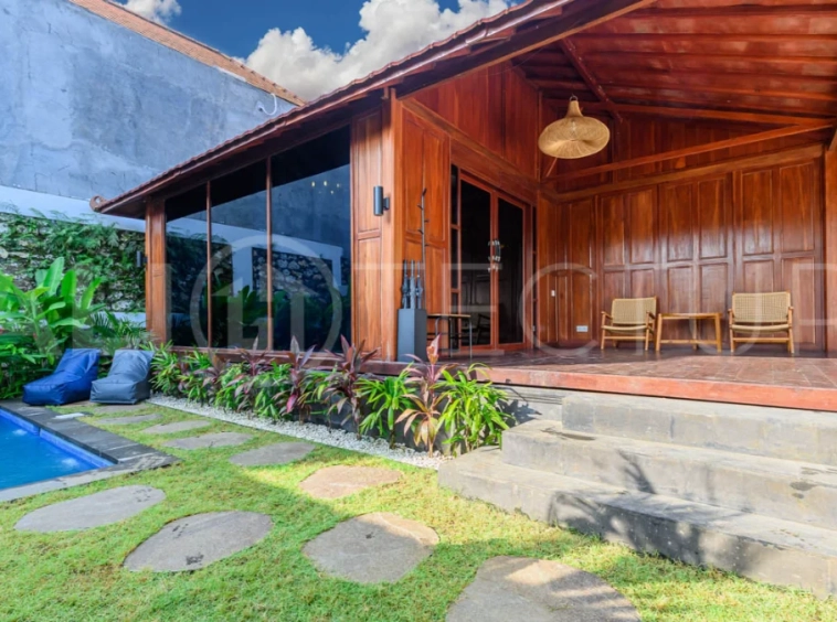 Wooden-Classic-2-Bedroom-Villa-for-Sale-in-Ungasan-3