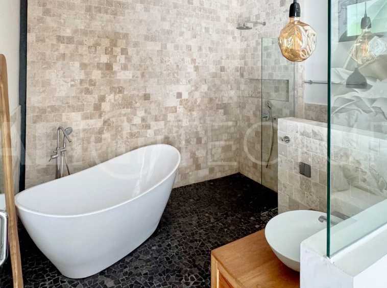 Contemporary Tropical Villa in Uluwatu – Move-In Ready Investment Opportunity8