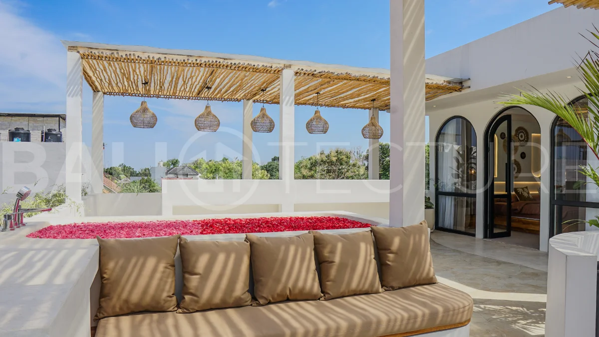 Charming-3-Bedroom-Villa-for-Sale-near-Melasti-Beach-Ungasan-18