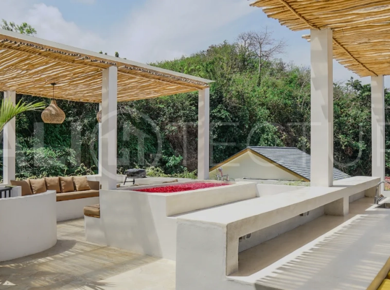 Charming-3-Bedroom-Villa-for-Sale-near-Melasti-Beach-Ungasan-19