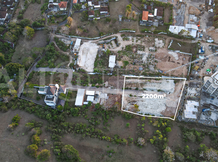 Prime-Touristic-2200m2-Land-for-Sale-near-Pandawa-Beach-2