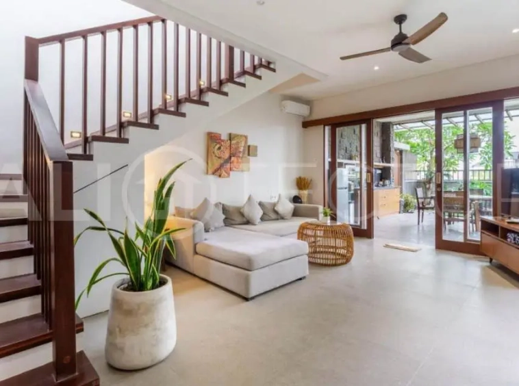 Freehold 5BR Villa Investment Near Batu Bolong Beach16
