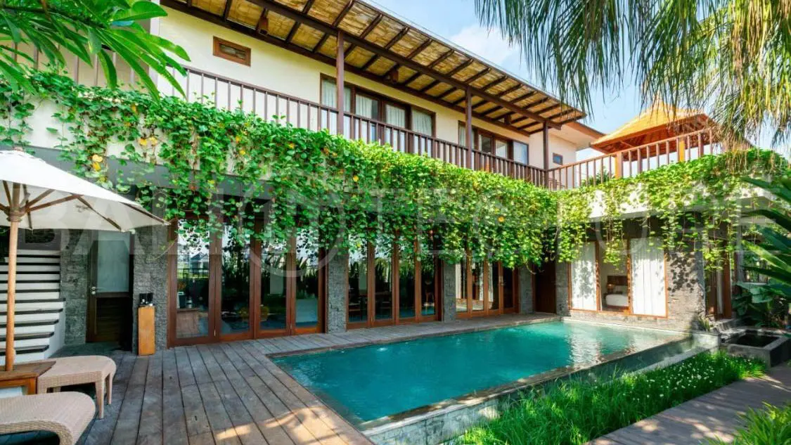 Freehold 5BR Villa Investment Near Batu Bolong Beach2