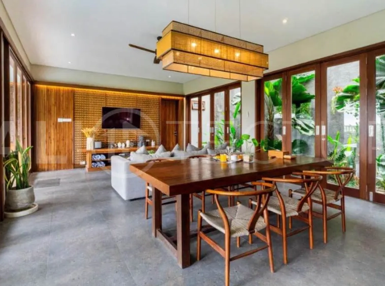 Freehold 5BR Villa Investment Near Batu Bolong Beach3