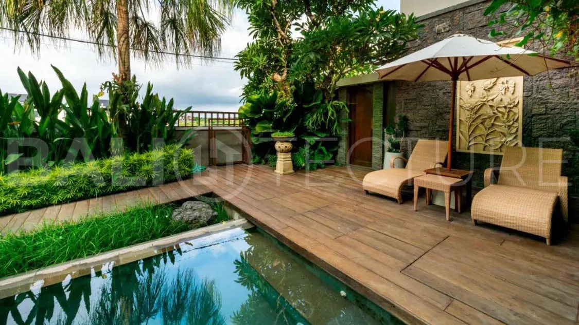 Freehold 5BR Villa Investment Near Batu Bolong Beach4