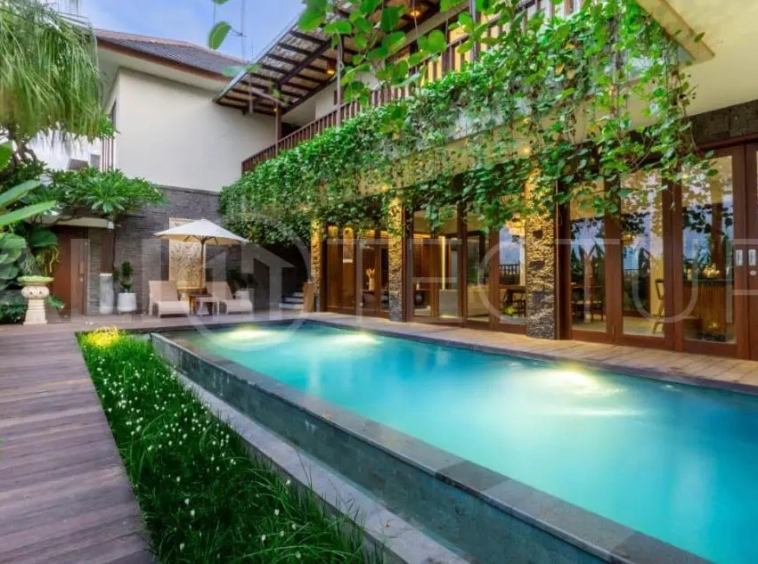 Freehold 5BR Villa Investment Near Batu Bolong Beach5