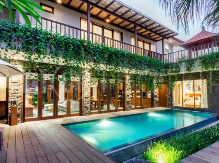 Freehold 5BR Villa Investment Near Batu Bolong Beach6