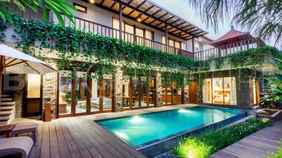 Freehold 5BR Villa Investment Near Batu Bolong Beach6