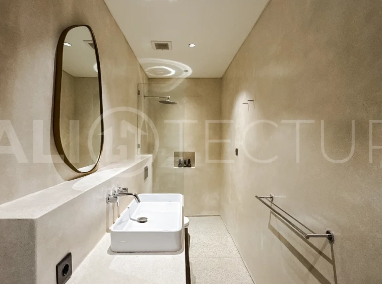 Brand new 3-bedroom tropical villa in Pecatu, Uluwatu featuring contemporary architecture, elegant natural finishes, and panoramic ocean views. The property includes three ensuite bedrooms, an enclosed living and dining area, a fully enclosed kitchen, a private 6 x 2 meter swimming pool, landscaped garden, balcony, and a rooftop terrace overlooking the ocean. Set on 204 m² of land with a 220 m² two-story building, the fully furnished villa is scheduled for completion in 2026 and is available under freehold and leasehold ownership in a prime tourism area.