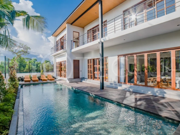Fantastic-5-Bedroom-Ricefield-View-Villa-for-Sale-in-Cemagi-Beachside-12