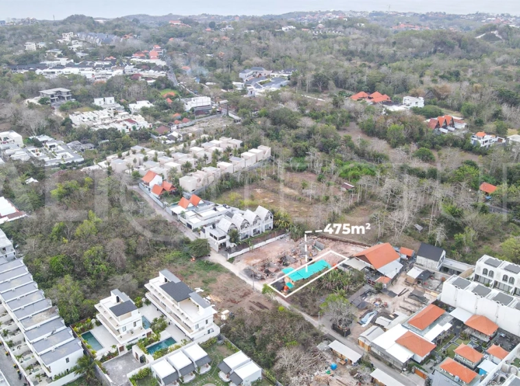 475m² land for sale in Uluwatu, ideal for residential villa development, near Nyang Nyang Beach, Uluwatu Temple, Padang Padang, restaurants, cafes, sports centres, and paragliding spots.