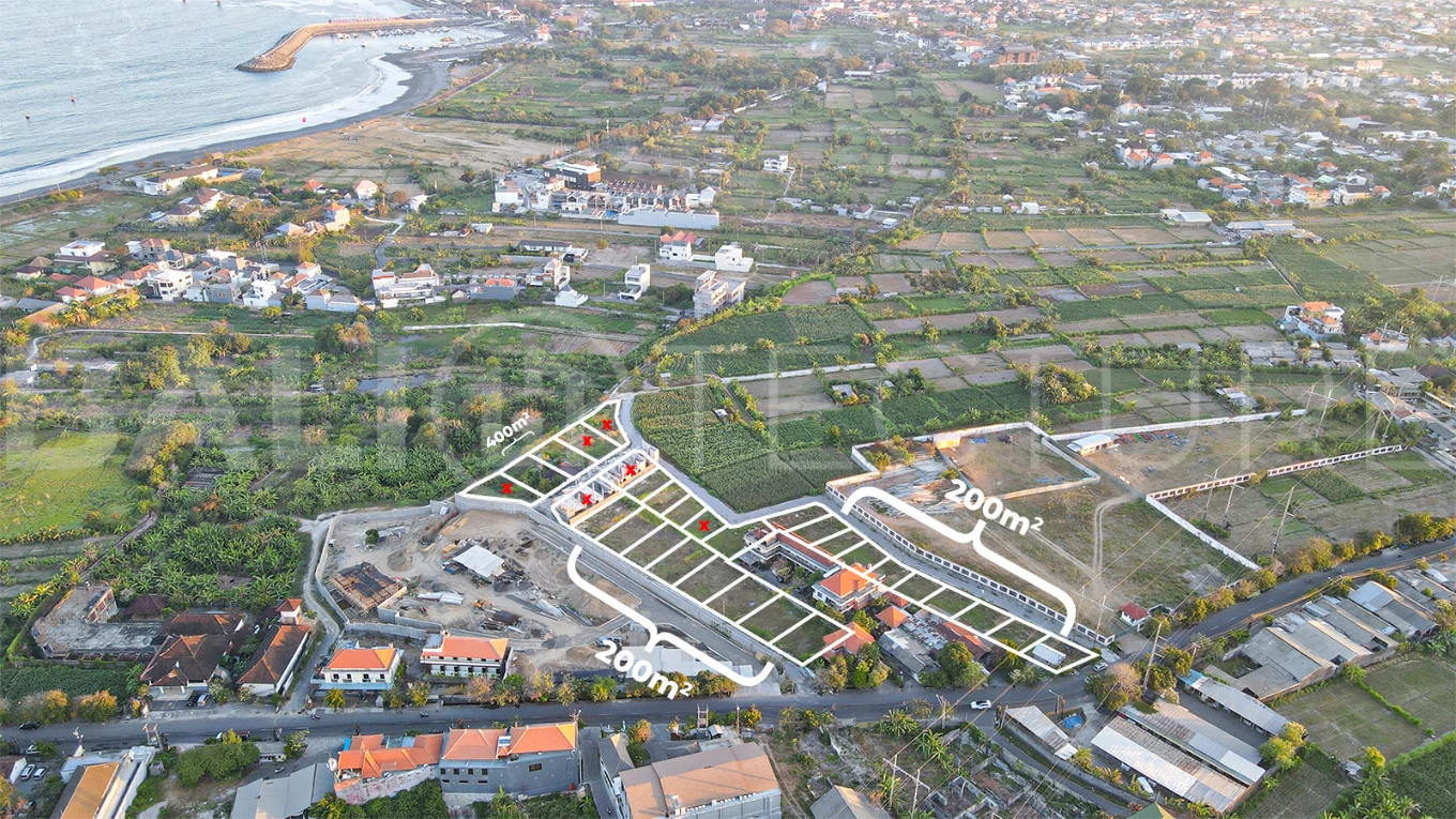 Pink Zone tourism land near Padang Galak Beach, Sanur, with ocean views, paved access, and flexible 25-year leasehold plots.