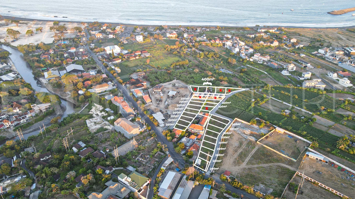 Pink Zone tourism land near Padang Galak Beach, Sanur, with ocean views, paved access, and flexible 25-year leasehold plots.